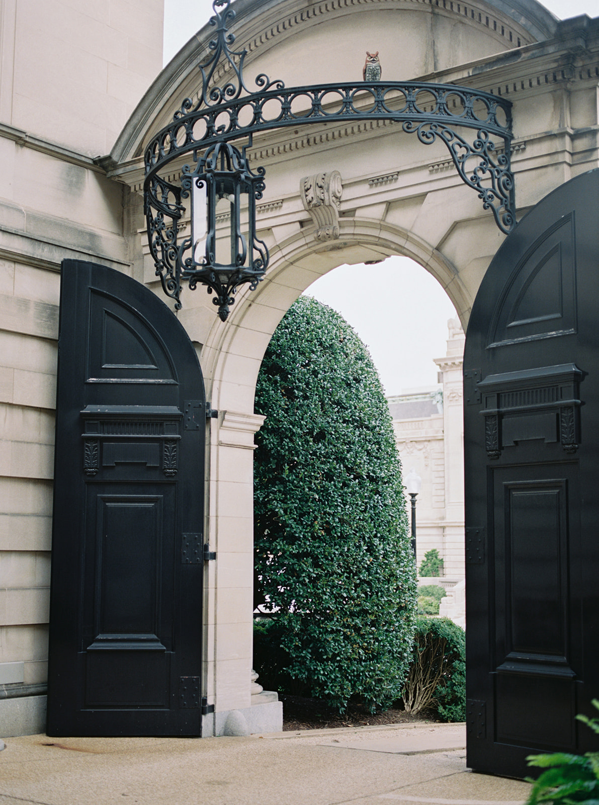 Front doors at the entrance of Anderson House wedding venue in Washington DC.
