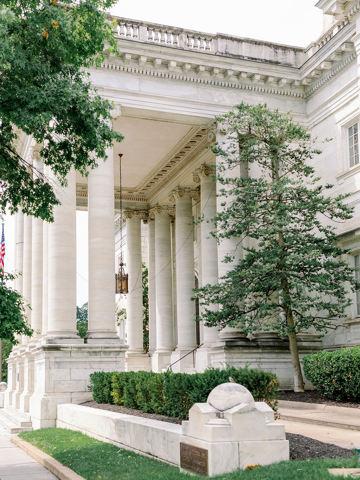 The front of the Daughters of the American Revolution building.